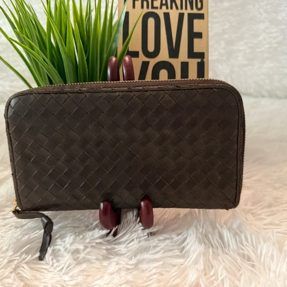 Authentic Bottega Veneta Brown Intrecciato Long Zippy Wallet - Picture 2 of 14